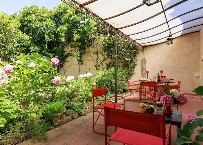Florence Huge Apartment With Private Garden